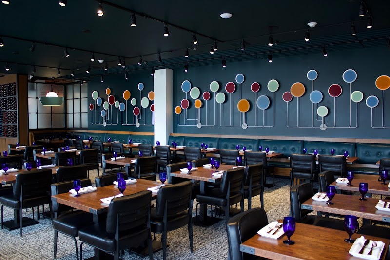 Palette Bar &amp; Grill